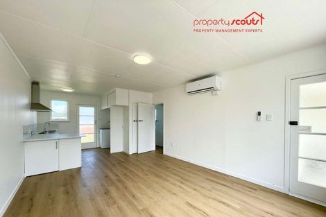 Photo of property in 4 Simons Street, Moturoa, New Plymouth, 4310