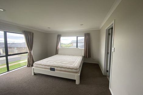 Photo of property in 9 Iwinuku Court, Wattle Downs, Auckland, 2103