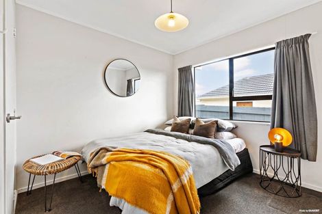 Photo of property in 15 Margan Avenue, New Lynn, Auckland, 0600