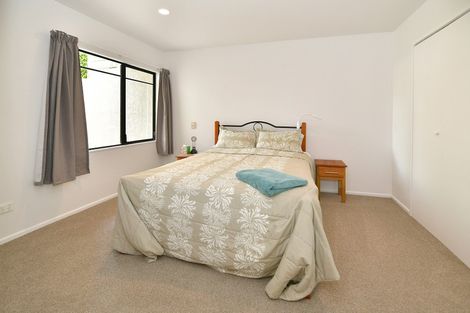 Photo of property in 1/62 Fernhill Way, Oteha, Auckland, 0632