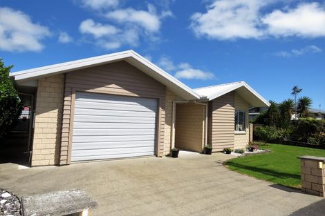 Photo of property in 30 Russell Street, Westport, 7825