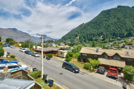 Photo of property in 121 Hallenstein Street, Queenstown, 9300