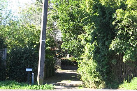 Photo of property in 1/89 Kaurilands Road, Titirangi, Auckland, 0604