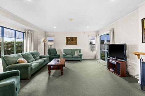 Photo of property in 32 Palmbrook Avenue, Havelock North, 4130