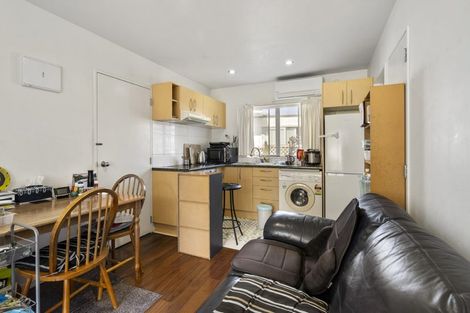Photo of property in 16a Becroft Drive, Forrest Hill, Auckland, 0620