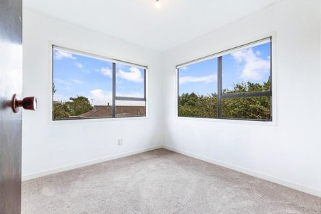 Photo of property in 22 Landsdale Place, Massey, Auckland, 0614