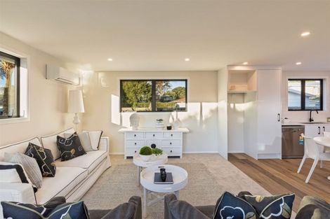 Photo of property in 52 Waipani Road, Te Atatu Peninsula, Auckland, 0610