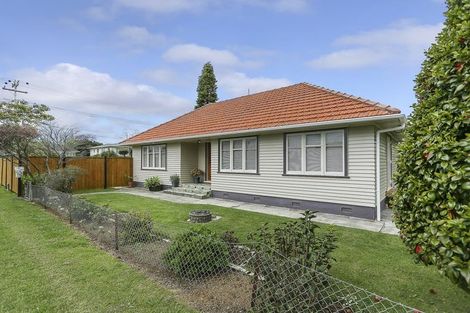 Photo of property in 64 Taikata Road, Te Atatu Peninsula, Auckland, 0610