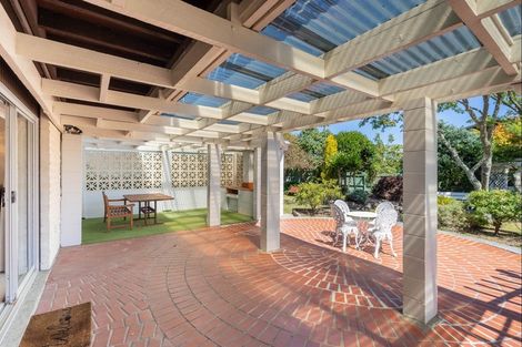 Photo of property in 10 Rewarewa Crescent, Waikanae, 5036