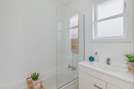 Photo of property in 59 Tiro Tiro Road, Levin, 5510