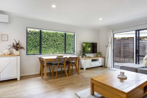 Photo of property in 25b Rehia Road, Massey, Auckland, 0614