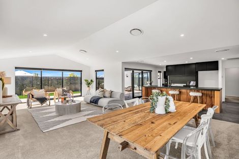 Photo of property in 17 Angus Place, Rangiora, 7400