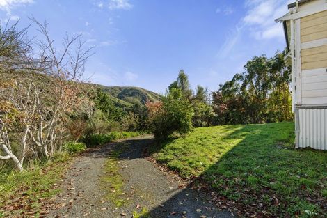 Photo of property in 8 Mount Cecil Road, Moonshine Valley, Porirua, 5381