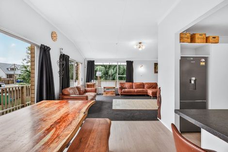Photo of property in 16 Sunset Street, Hilltop, Taupo, 3330