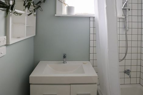 Photo of property in 32 Croydon Street, Sydenham, Christchurch, 8023