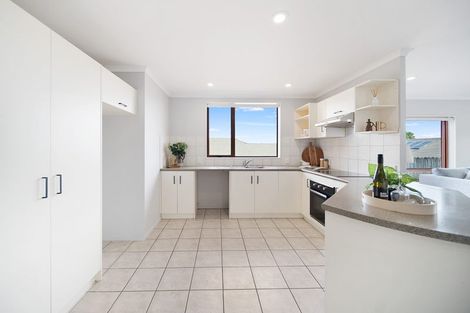 Photo of property in 13 Keri Vista Rise, Papakura, 2110