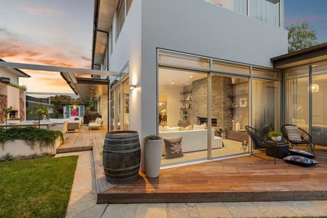 Photo of property in 10 Royds Street, Fendalton, Christchurch, 8014