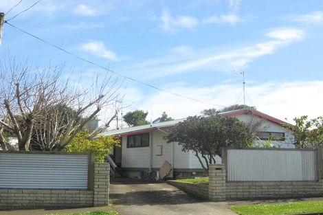 Photo of property in 23 Rospeath Crescent, Spotswood, New Plymouth, 4310