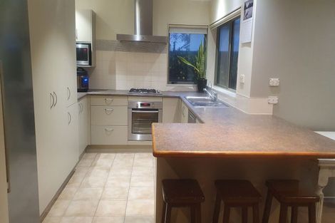 Photo of property in 10 Longbush Road, Te Atatu Peninsula, Auckland, 0610