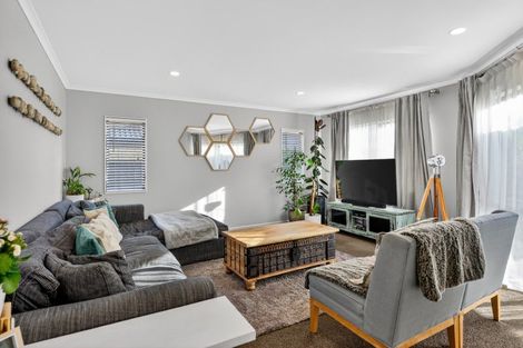 Photo of property in 34 Cranbrook Place, Rototuna North, Hamilton, 3210