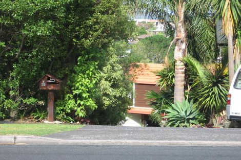 Photo of property in 1/84 Kowhai Road, Campbells Bay, Auckland, 0630