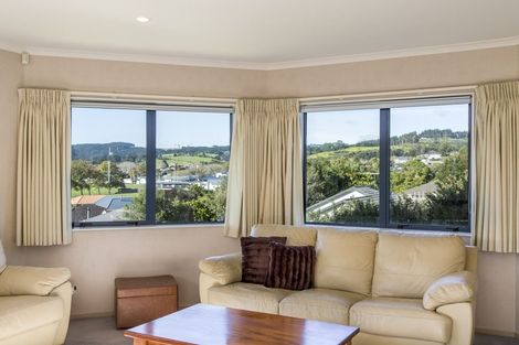 Photo of property in 20 Te Kauri Place, Helensville, 0800