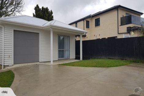 Photo of property in 32 Roberts Road, Te Atatu South, Auckland, 0610