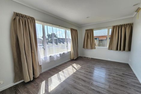 Photo of property in 20 Blackwood Drive, Wattle Downs, Auckland, 2103