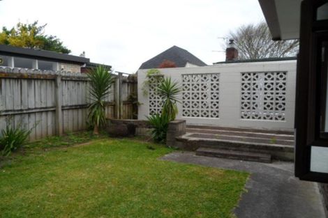 Photo of property in 2/17 Cambourne Road, Papatoetoe, Auckland, 2025