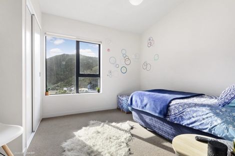 Photo of property in 11 Rarangi Way, Owhiro Bay, Wellington, 6023