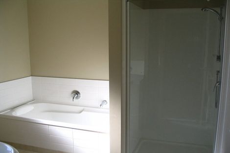 Photo of property in 4 Heidi Crescent, Flat Bush, Auckland, 2016