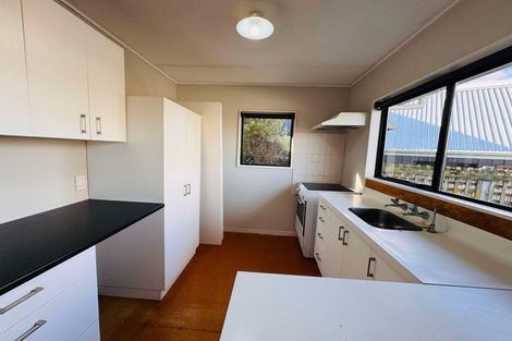 Photo of property in 4 Newland Court, Palmerston North, 4410
