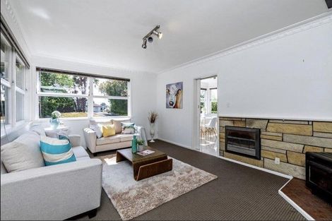 Photo of property in 14 Sunhaven Avenue, Glenfield, Auckland, 0629