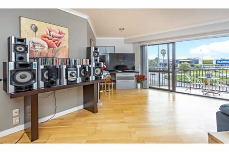 Photo of property in 1g/18 Ronwood Avenue, Manukau, Auckland, 2104