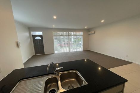 Photo of property in 1/44 Carlos Drive, Flat Bush, Auckland, 2016