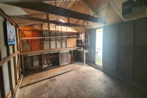 Photo of property in 24 Stokes Avenue, Te Atatu Peninsula, Auckland, 0610