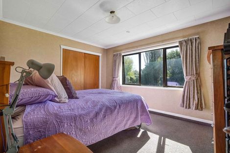 Photo of property in 44 Rawhitiroa Road, Eltham, 4322