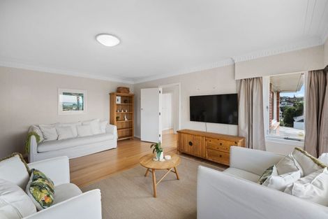 Photo of property in 1/53 Uxbridge Road, Mellons Bay, Auckland, 2014