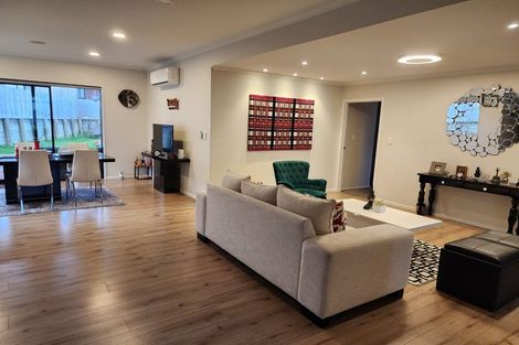 Photo of property in 15 Waireka Road, Rototuna North, Hamilton, 3210