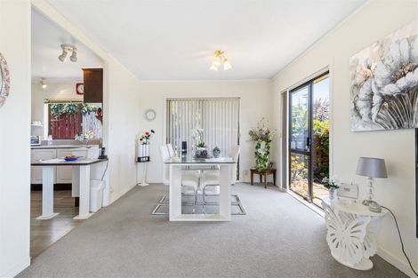 Photo of property in 101 Colwill Road, Massey, Auckland, 0614