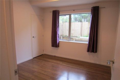 Photo of property in 36 Taipari Road, Te Atatu Peninsula, Auckland, 0610