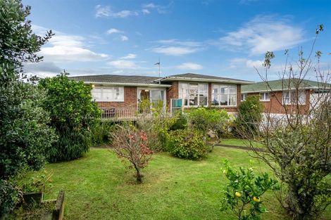 Photo of property in 84 Royal View Road, Te Atatu South, Auckland, 0610