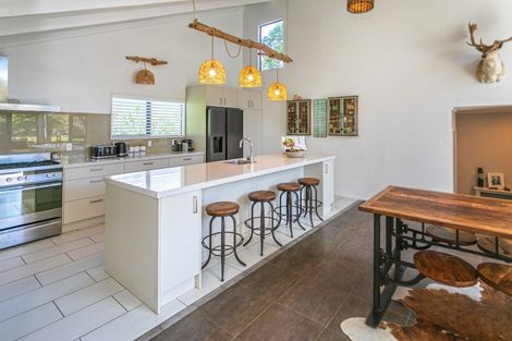 Photo of property in 5 Rewa Rewa Valley, Tairua, 3508