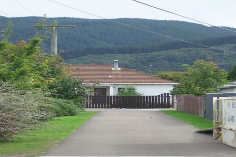 Photo of property in 35 Palmer Crescent, Silverstream, Upper Hutt, 5019