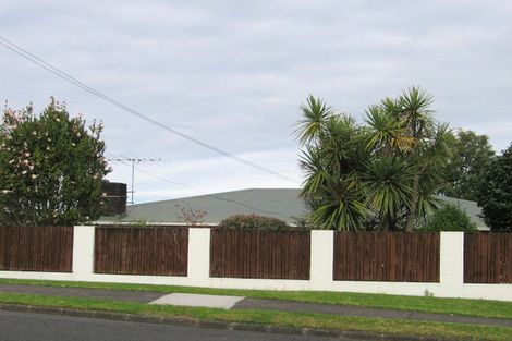 Photo of property in 137 Sandspit Road, Shelly Park, Auckland, 2014