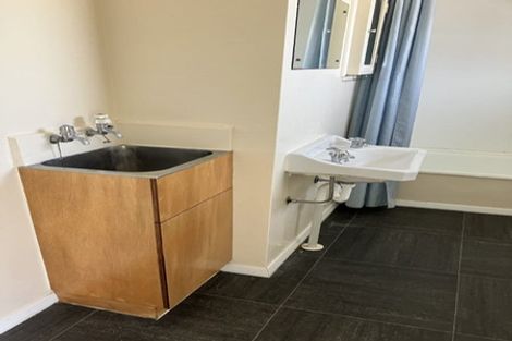 Photo of property in 9 Archbold Street, Newlands, Wellington, 6037