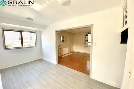 Photo of property in 101 Matipo Road, Te Atatu Peninsula, Auckland, 0610