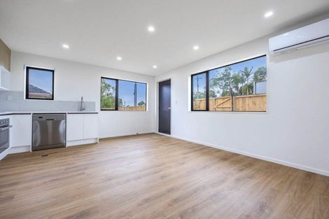 Photo of property in 49a Golf Road, New Lynn, Auckland, 0600