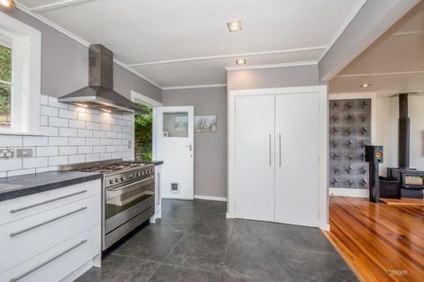 Photo of property in 10 Hill Grove, Naenae, Lower Hutt, 5011