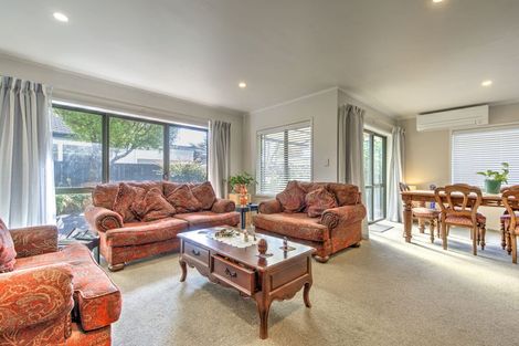 Photo of property in 61 Vardon Road, St Andrews, Hamilton, 3200